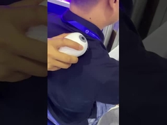 Máy trị liệu sóng xung kích âm thanh di động và rung để giảm cellulite
